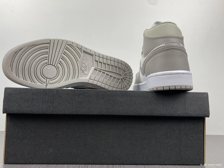 554724-082 - Jordan 1 Mid Linen 1027